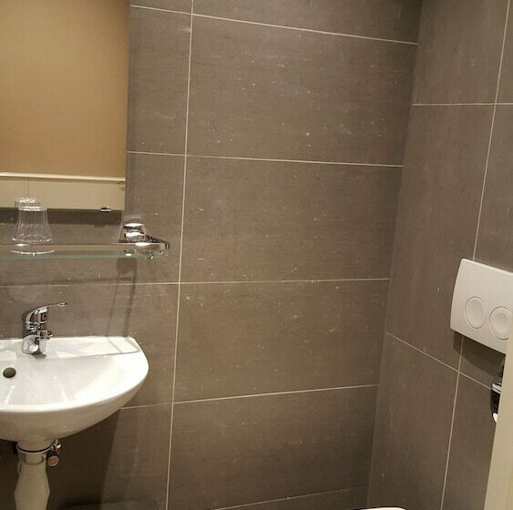 חדר סטנדרט יחיד, Old Quarter