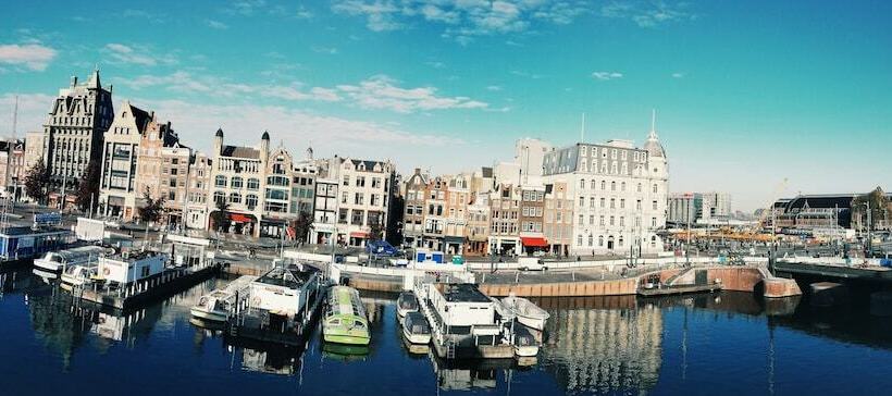 חדר סטנדרט לשלושה, Old Quarter