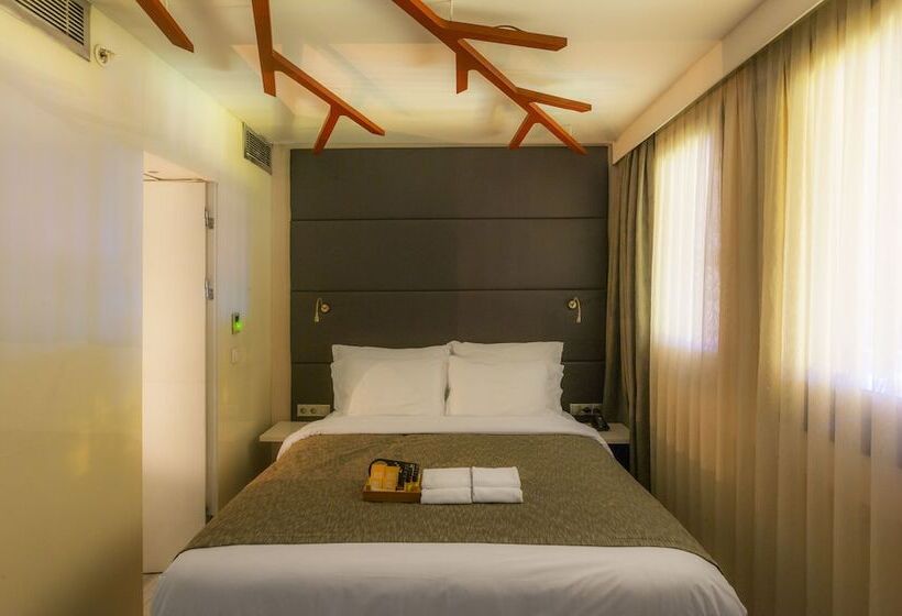 חדר אקונומי, The Purl Boutique