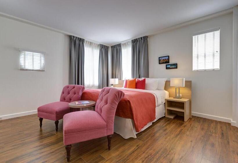 اتاق لوکس با تخت بزرگ, Villa Italia South Beach