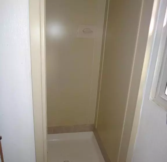 キングサイズベッドのスタンダードルーム, Budget Motor Inn  Mahopac