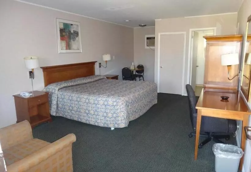 キングサイズベッドのスタンダードルーム, Budget Motor Inn  Mahopac