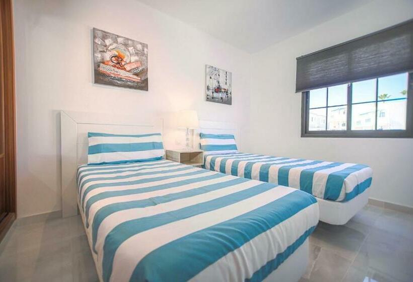 شقة غرفة واحدة, Club Atlántico