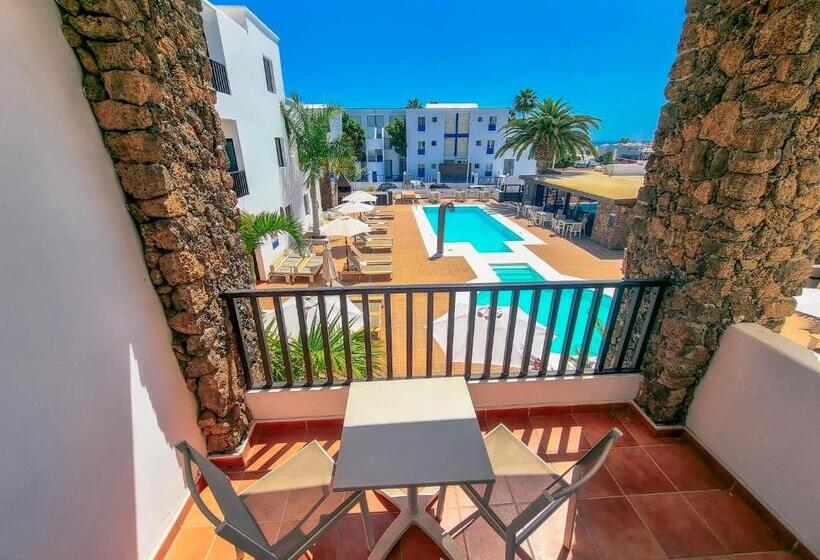 شقة غرفة واحدة, Club Atlántico