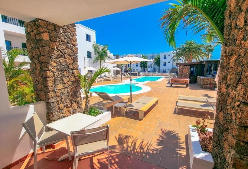 شقة غرفتين, Club Atlántico