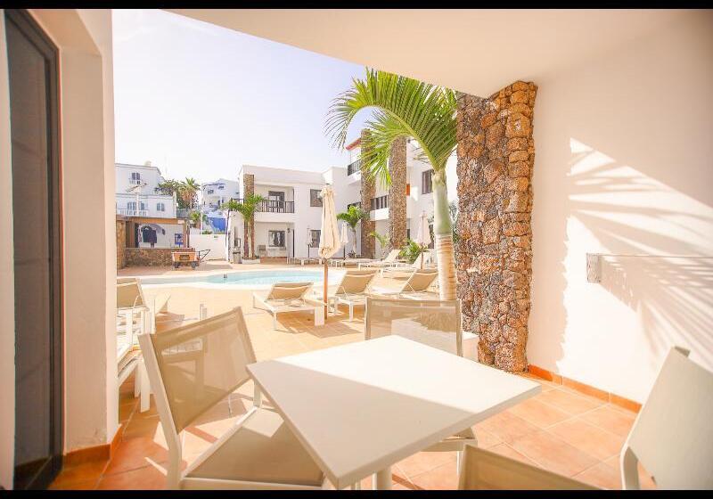 شقة غرفتين, Club Atlántico