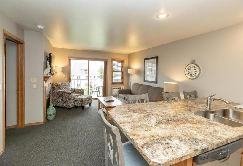 Люкс, Westwood Shores Waterfront Resort