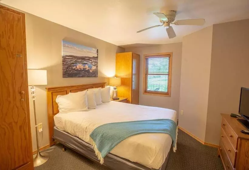 سوییت, Westwood Shores Waterfront Resort