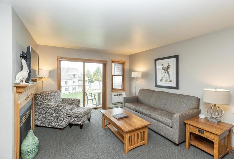 Люкс, Westwood Shores Waterfront Resort