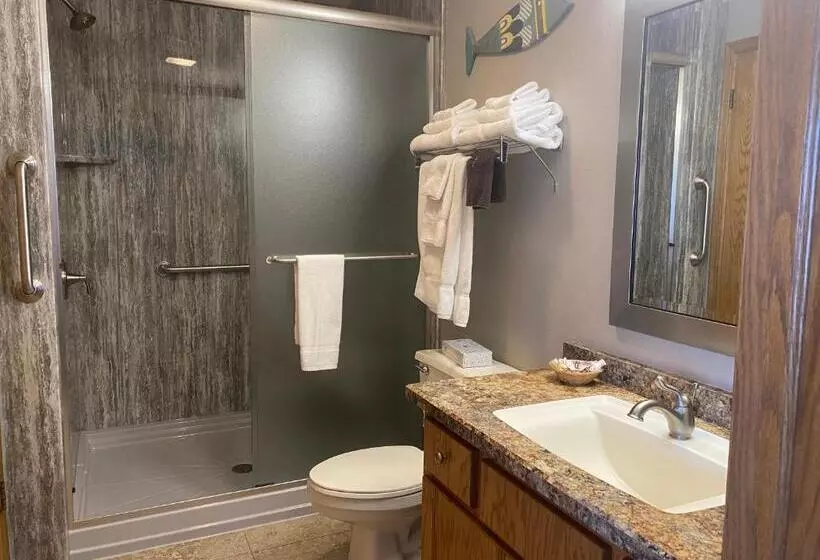 سوئیت پریمیوم, Westwood Shores Waterfront Resort