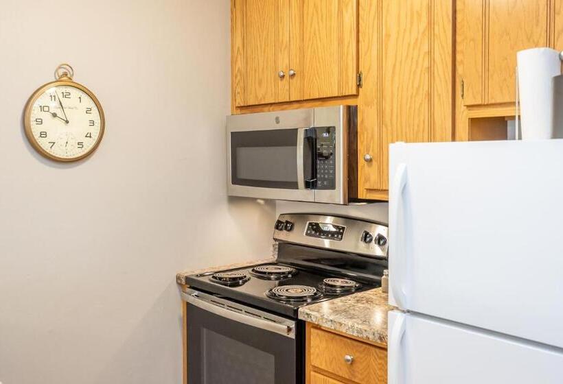 Люкс Premium 2 Спальни, Westwood Shores Waterfront Resort