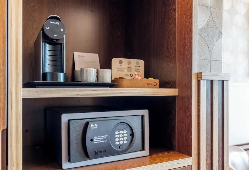 スイートクラブ シービュー, Wine & Books by the Sea, Algarve Resort