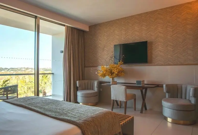 , Wine & Books by the Sea, Algarve Resort