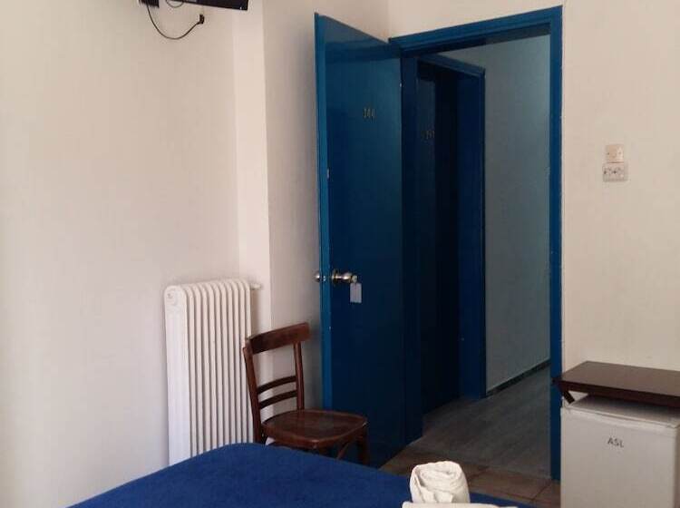 스탠다드 싱글 룸 공동욕실, Sparta Team