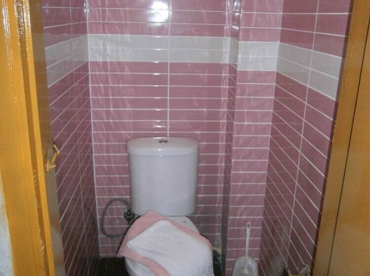 스탠다드 룸 공동 욕실, Sparta Team