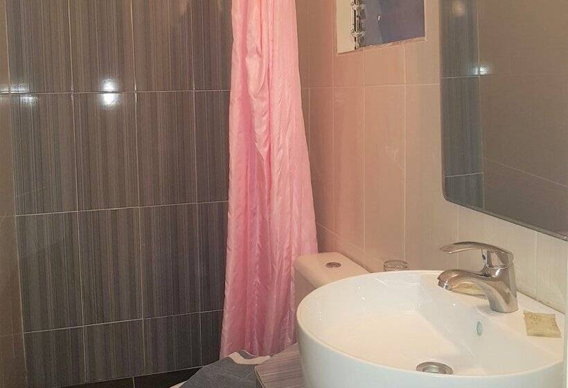 이코노미 룸, Sparta Team