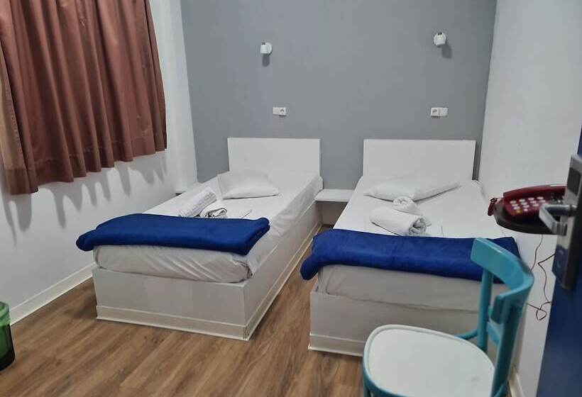 이코노미 룸, Sparta Team