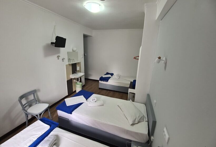 스탠다드 트리픔 룸 공동욕실, Sparta Team