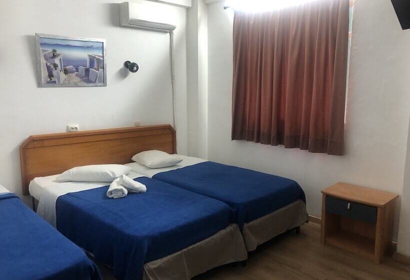 Chambre Triple Standard, Sparta Team