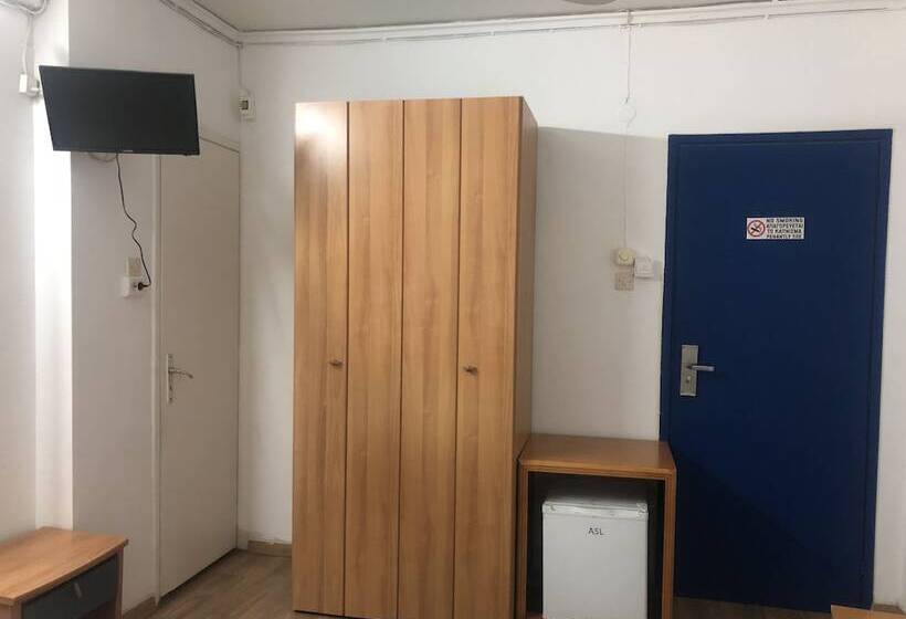 스탠다드 트리플 룸, Sparta Team