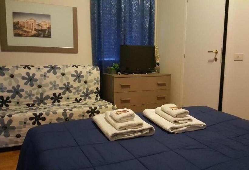 اتاق استاندارد سه نفره, Domina Romae B&b