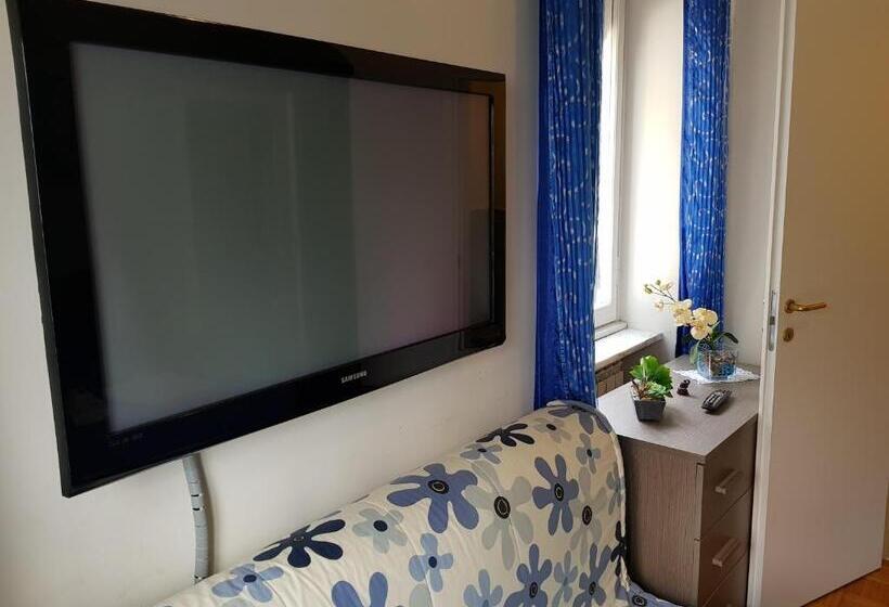 اتاق استاندارد سه نفره, Domina Romae B&b