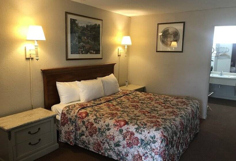 غرفه قياسيه سريرين مزدوجين, Holiday Motel