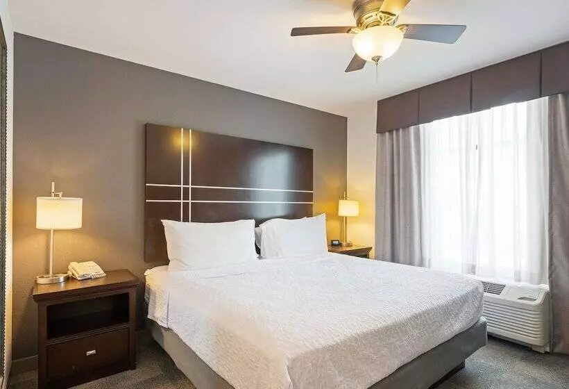 スイート, Homewood Suites By Hilton Joplin