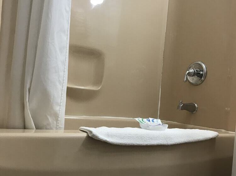 غرفة قياسية, Budget Inn Marinette