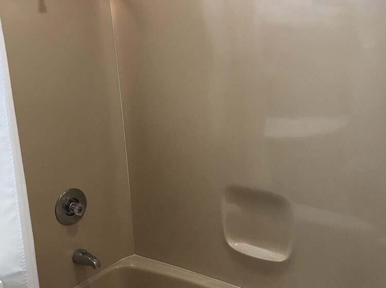 غرفة قياسية, Budget Inn Marinette