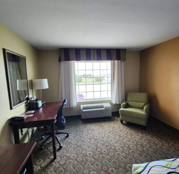 キングサイズベッドのスタンダードルーム, Highland Suites Extended Stay