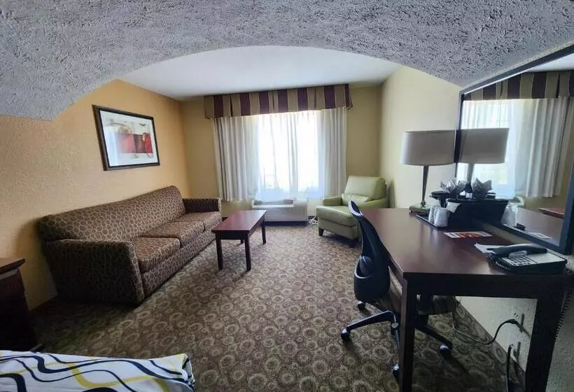 キングサイズベッドのスイートルーム, Highland Suites Extended Stay