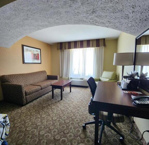 带大床的套房, Highland Suites Extended Stay