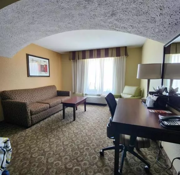 キングサイズベッドのスイートルーム, Highland Suites Extended Stay