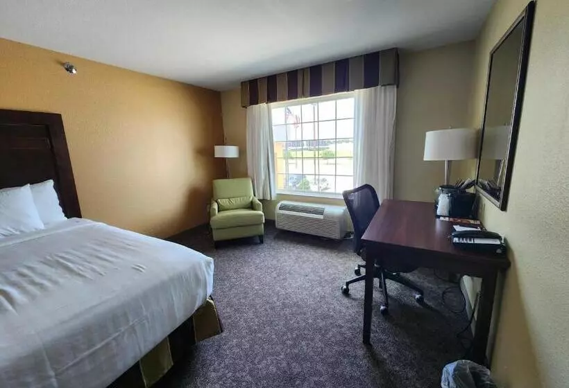 身障者適用キングサイズベッドルーム, Highland Suites Extended Stay