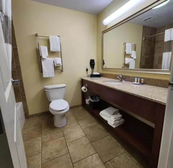 スイート, Highland Suites Extended Stay