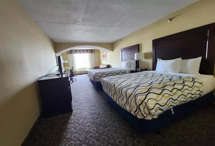スイート, Highland Suites Extended Stay