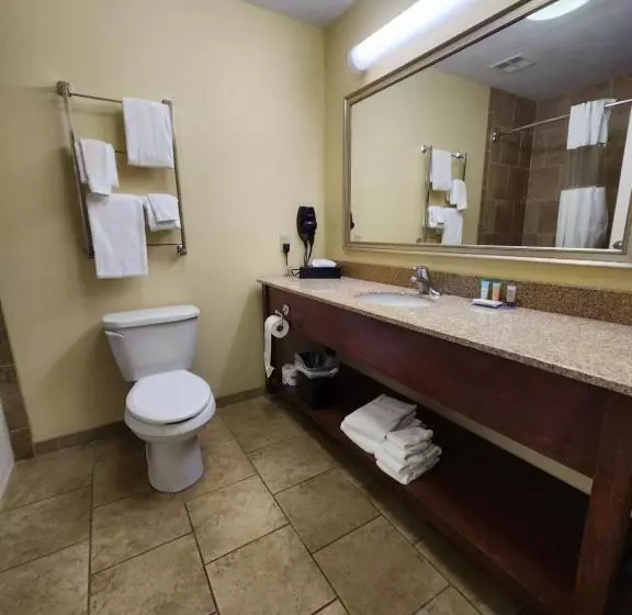 スタンダードスタジオ, Highland Suites Extended Stay
