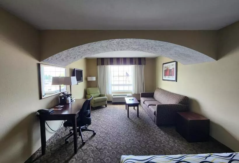 スタンダードスタジオ, Highland Suites Extended Stay