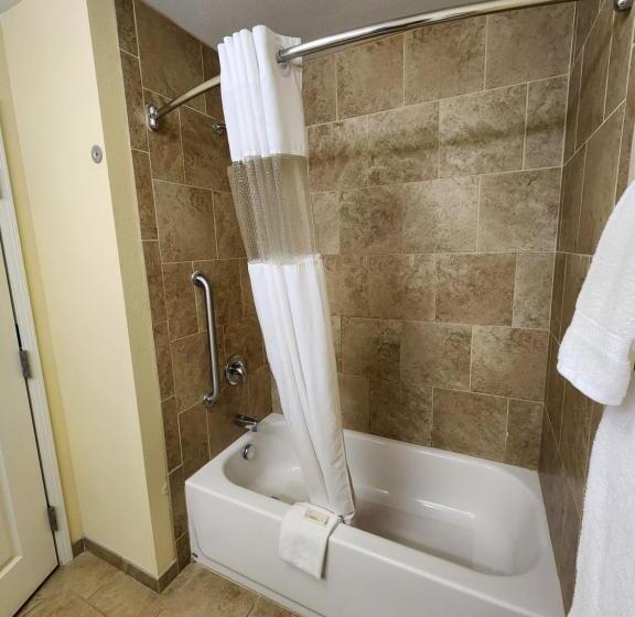 标准工作室, Highland Suites Extended Stay