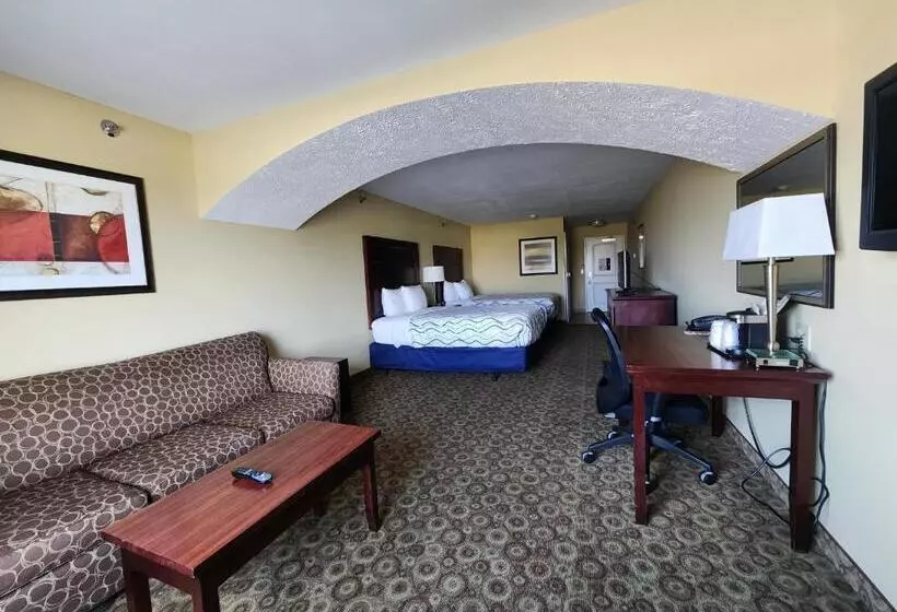 スタンダードスタジオ, Highland Suites Extended Stay