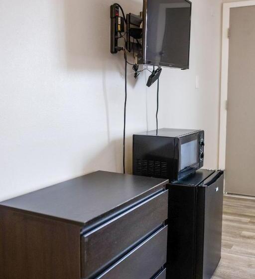 Номер Стандарт с Кухней, Merit Inn And Suites