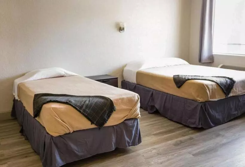 キングサイズベッドのデラックススイート, Merit Inn And Suites