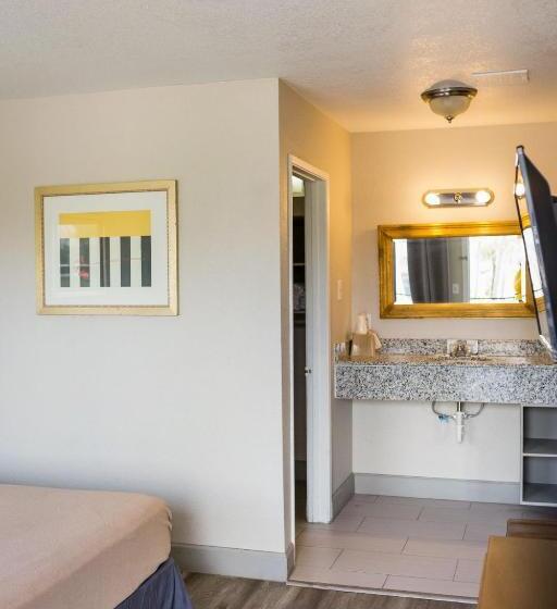 Люкс Deluxe Кровать Кинг, Merit Inn And Suites