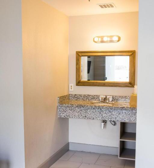 Номер Economy, Merit Inn And Suites