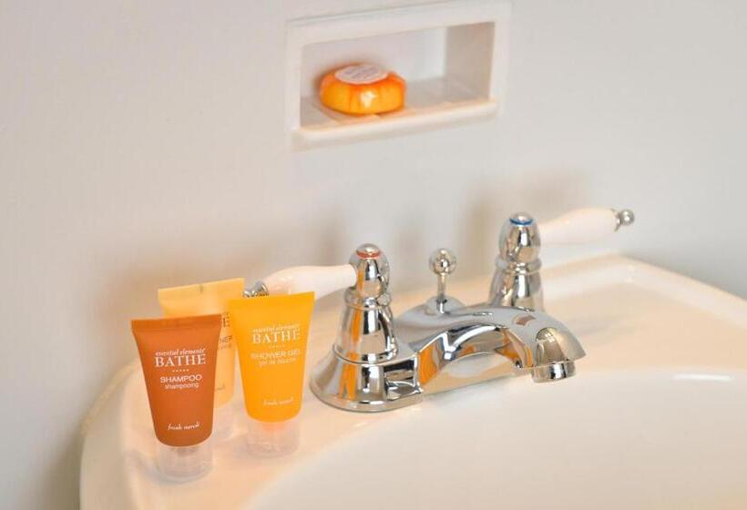 חדר סטנדרט עם מיטת קווין, Penn Wells