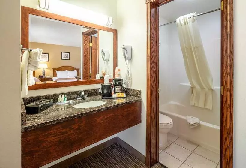 ２ダブルベッドのスタンダードルーム, Quality Inn Keystone Near Mount Rushmore