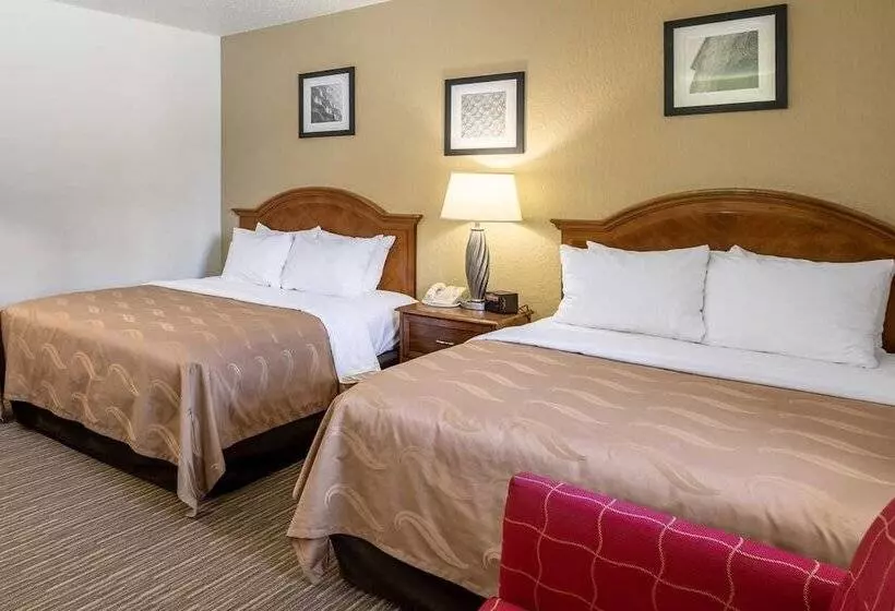 ２ダブルベッドのスタンダードルーム, Quality Inn Keystone Near Mount Rushmore