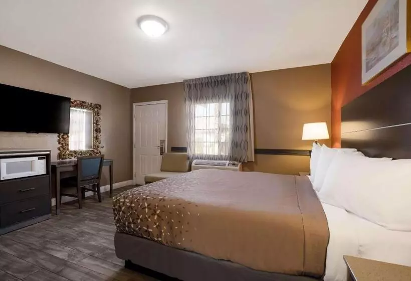キングサイズベッドのスタンダードルーム, Rodeway Inn Near Coachella