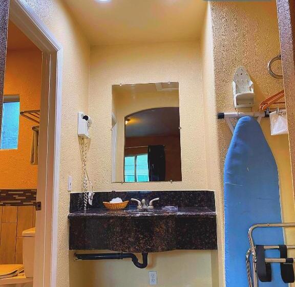 Стандартный Номер Кровать Кинг, Rodeway Inn Near Coachella